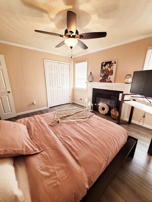 3 bedrooms, iron/ironing board, free WiFi, bed sheets