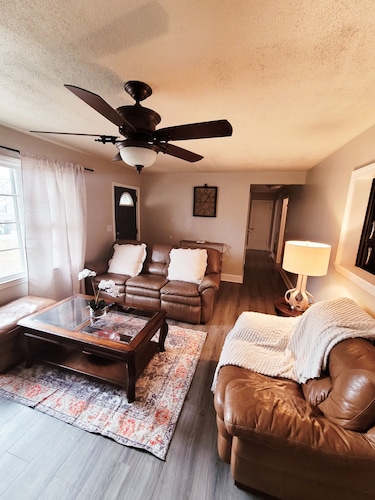 Nice Quaint Getaway in Charlotte