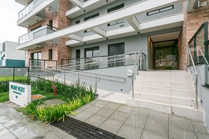 Exterior detail - Wi-Fi 400mb + 50” Smart TV | Beach 1.5 km | #CHA13 (Florianópolis)