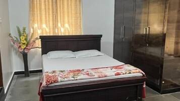 Family Apartment, 2 Bedrooms, Non Smoking, Balcony | Egyptian cotton sheets, premium bedding, down comforters