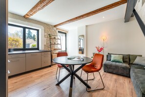 Interior - Holiday Home “Le Mistral” with Shared Pool, Wi-Fi & Air Conditioning (Saint-Rémy-de-Provence)