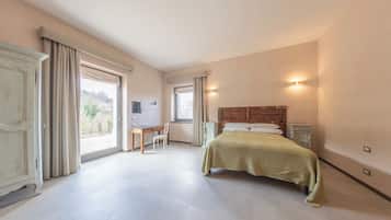 Room, Balcony