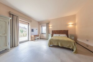 Chambre, balcon | Accès au Wi-Fi (inclus)