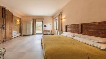 Room, Balcony | Free WiFi