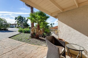 Terrace/patio - Private Hilltop Getaway w/ Patio: Dogs Welcome! (Vista)