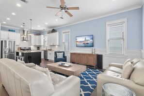 Smart TV - 🚲 Sail & Trails | Golf Cart + 4 Bikes | Pet Friendly | 30A (Santa Rosa Beach)