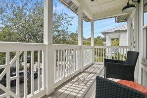 Terrace/patio - 🚲 Sail & Trails | Golf Cart + 4 Bikes | Pet Friendly | 30A (Santa Rosa Beach)