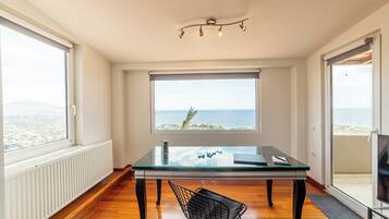 Superior Villa, Sea View | Hypo-allergenic bedding, in-room safe, desk, blackout curtains