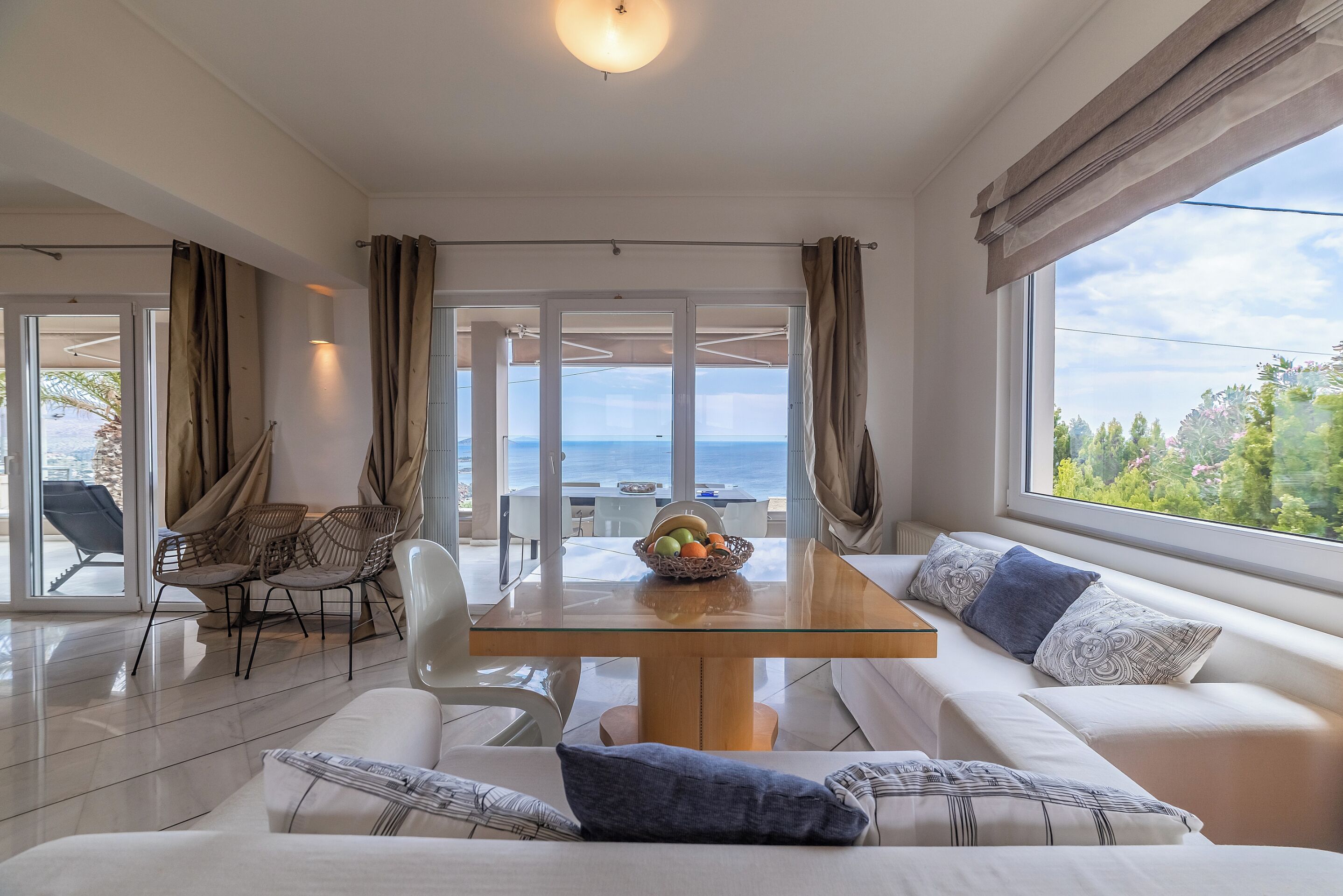 Superior Villa, Sea View | Dining room