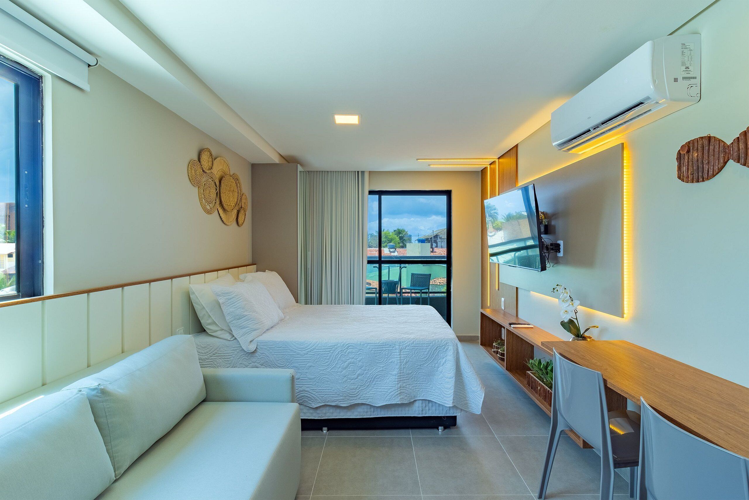 1 bedroom, bed sheets