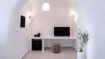 Honeymoon Suite, Balcony, Resort View | In-room safe, free WiFi