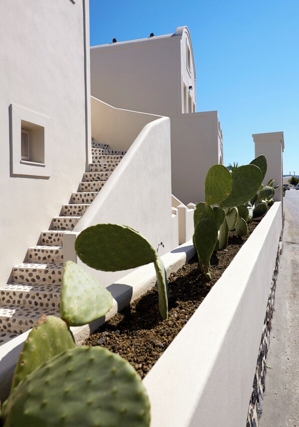 Exterior detail - Filomare Suites (Santorini)