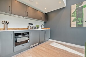 Cookware/dishes/utensils - Whalesborough Penthouse 2.0 (Bude)