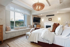 4 bedrooms, iron/ironing board, travel cot, free WiFi