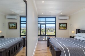 3 bedrooms, iron/ironing board, free WiFi, bed sheets - Modern Stellenberg Retreat w Pool, Cool AC & Mountain Views (Cape Town)