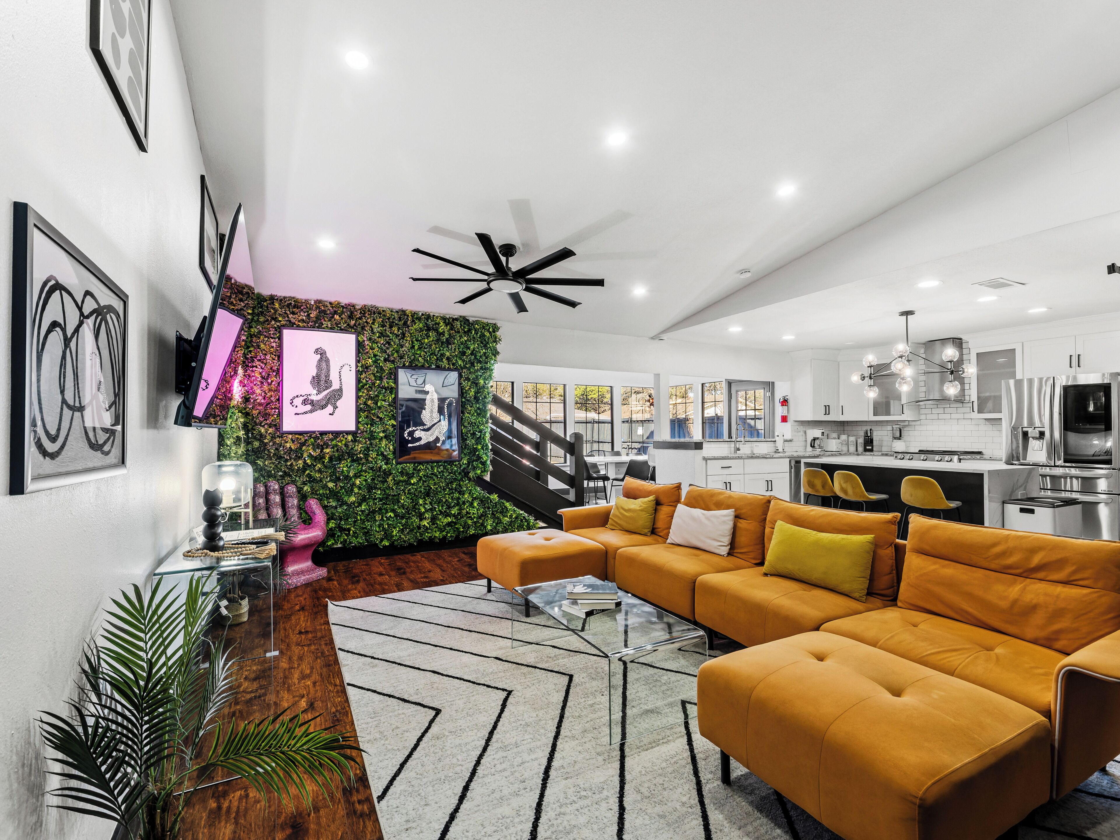 Smart TV, offices
