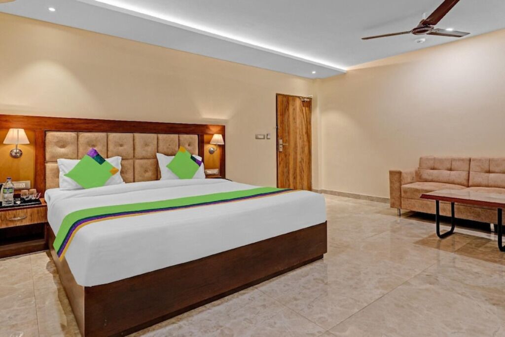 Executive Room | Memory-foam beds, desk, laptop workspace, free WiFi