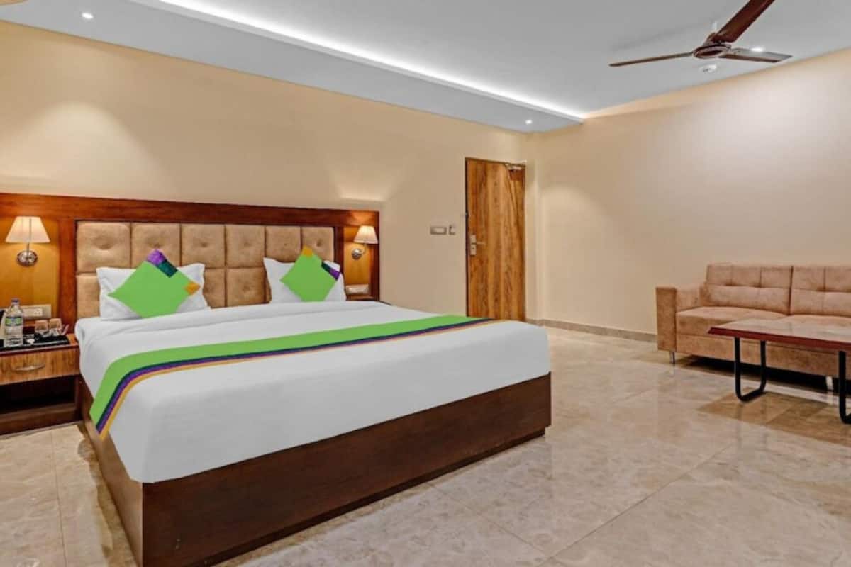 Executive Room | Memory-foam beds, desk, laptop workspace, free WiFi