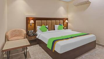 Memory-foam beds, desk, laptop workspace, free WiFi