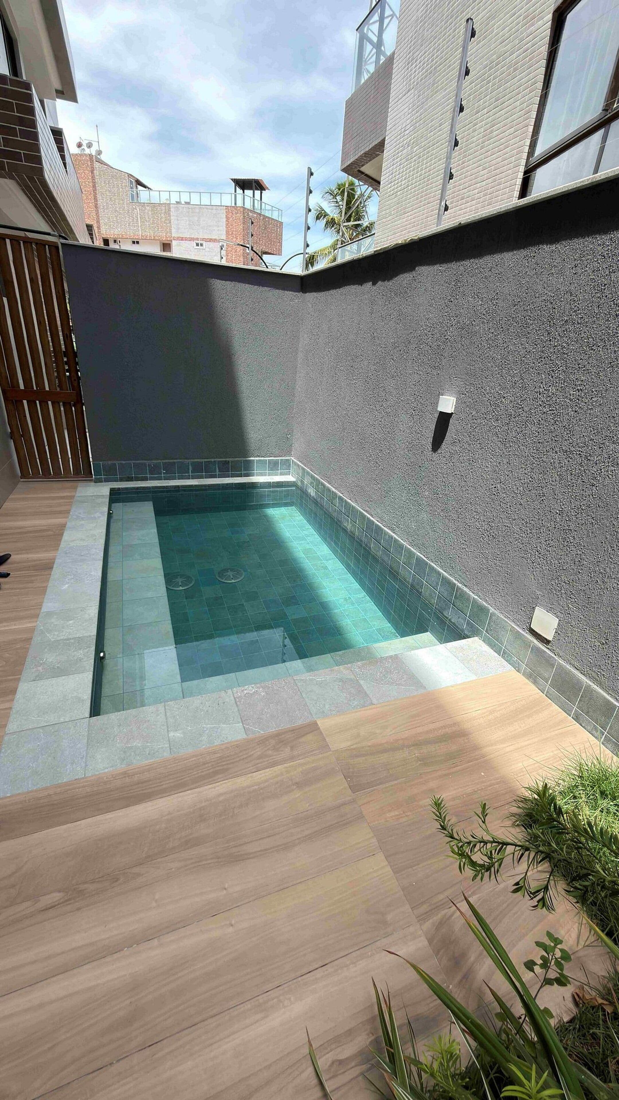 Lejlighed - 1 queensize-seng med sovesofa - balkon - udsigt til pool | Pool | 2 udendørs pools