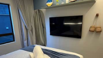 Apartment, 1 Queen Bed with Sofa bed, Balcony, Pool View | Laptop workspace, WiFi (free)