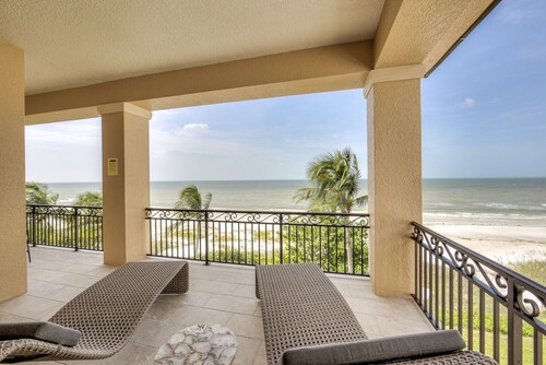 🌴Luxury Beachfront | Private Pool | Elevator | Stunning Views | Blue Paradise🌴