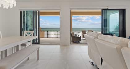 Blue Paradise~ Luxury Beachfront~ Private Pool & Elevator~ Stunning Views