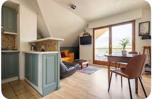 TV - Appartement cosy Rive Ouest, Lac d'Annecy. Petit cocon, accepte les 4 pattes. (Saint-Jorioz)
