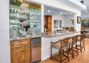 Dining - 225 Forest Road | 4BD Classic Vail Home (Vail)