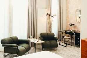 Suite Supérieure, vue ville | Décoration personnalisée, ameublement personnalisé, bureau