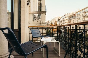 Suite, vue ville | Terrasse/Patio