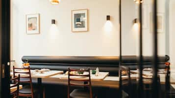 Desayuno de cocina local incluido todos los días