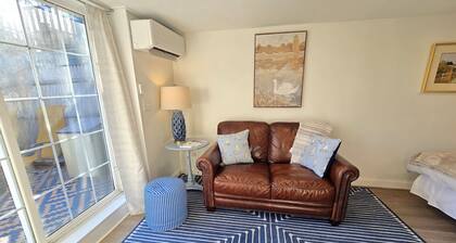 Coastal Retreat in Old Town Near Harbor & Salem