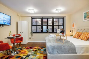 1 bedroom, iron/ironing board, free WiFi, bed sheets - Cosy & Central Apt great for business and tourist (London)