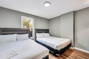 Ferros/tábuas de passar roupa, Wi-Fi, roupa de cama