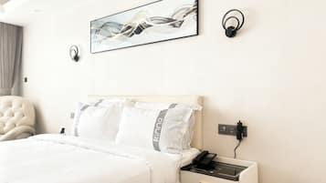 Caja de seguridad en la habitación y escritorio