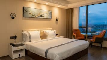 Caja de seguridad en la habitación y escritorio