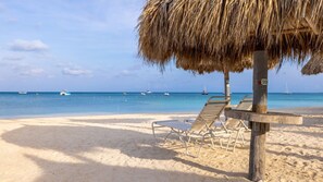 Beach - Marriott Surf Club: 2 bedroom condo, lazy river, perfect for families! (Noord)