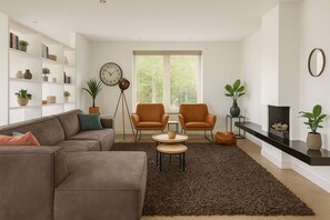 Villa | 6 bedrooms, Internet - 14p Riverfront Villa With Jacuzzi Dock Gameroom (Vuren)