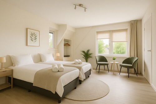 14p Riverfront Villa With Jacuzzi Dock Gameroom