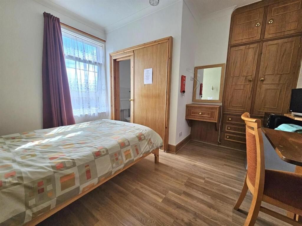 Double Room | Desk, free WiFi