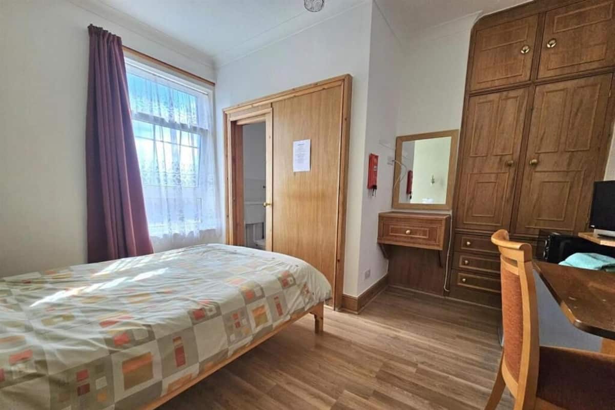 Double Room | Desk, free WiFi