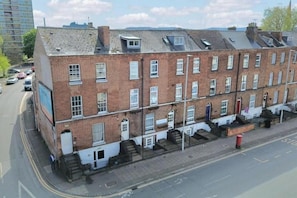 Exterior - The Albert Hotel (Gloucester)