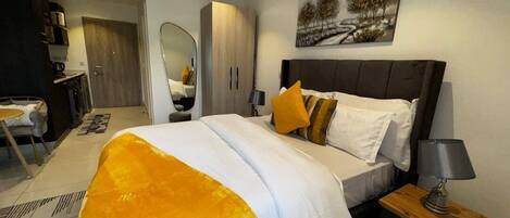 Deluxe Studio Suite, City View