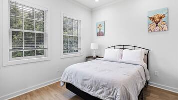 3 bedrooms, free WiFi, bed sheets