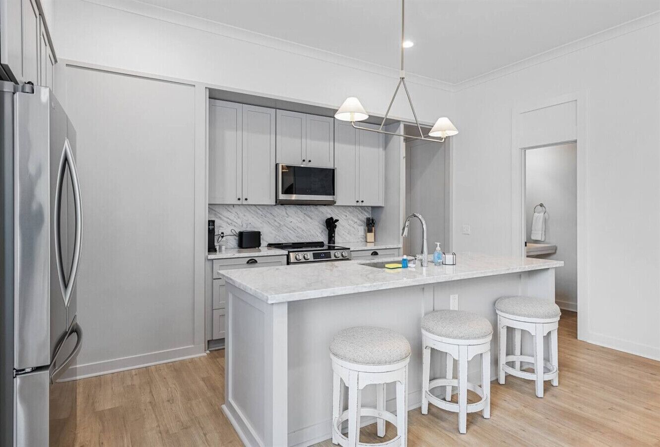 冰箱、微波炉、烤箱、炉灶