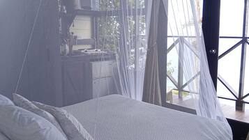 WiFi, bed sheets