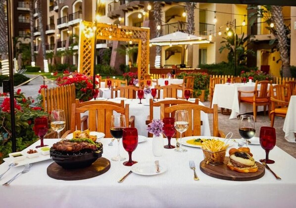 Outdoor dining - Villa Del Arco (Cabo San Lucas)