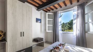 Apartment | Verdunkelungsvorhänge, Bügeleisen/Bügelbrett, kostenloses WLAN