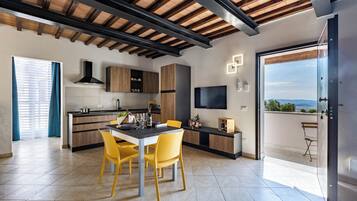 Suite, vista piscina | Ristoranti